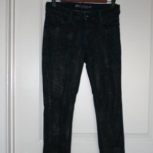 Levis Demi Curve with metalic marks